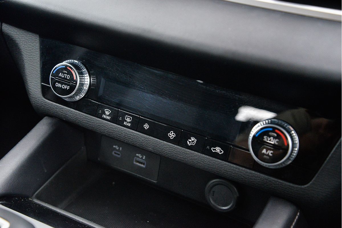 2024 Mitsubishi Outlander ES ZM