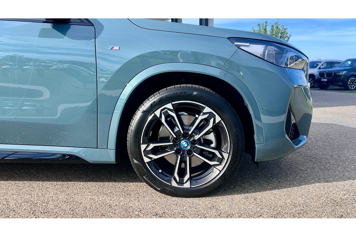 2023 BMW iX1 xDrive30 M Sport U11