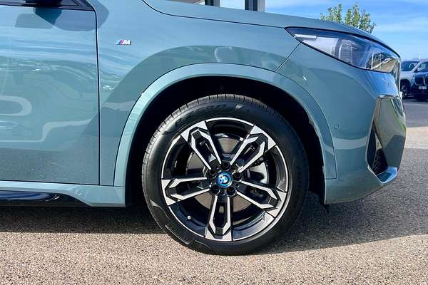 2023 BMW iX1 xDrive30 M Sport U11