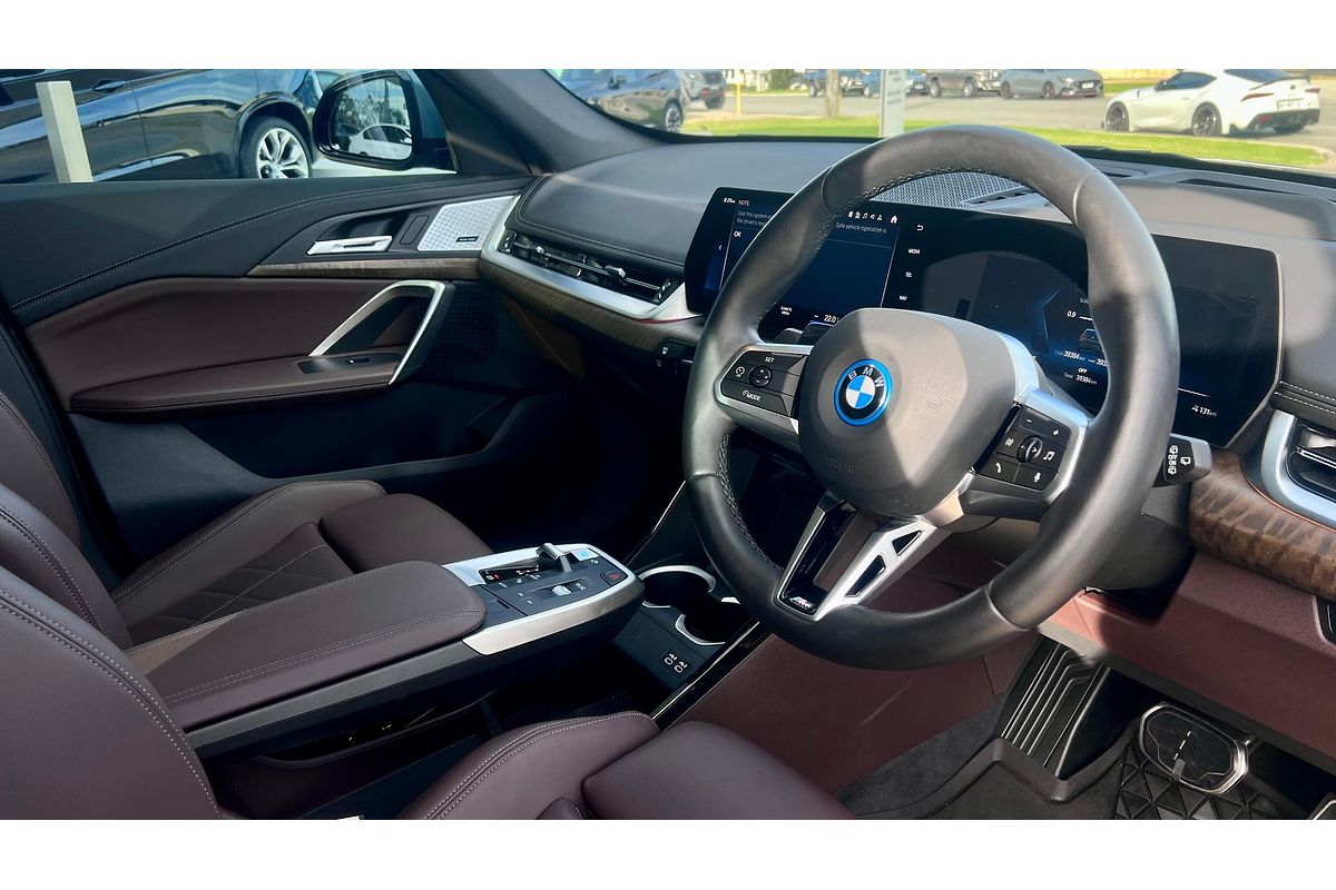 2023 BMW iX1 xDrive30 M Sport U11
