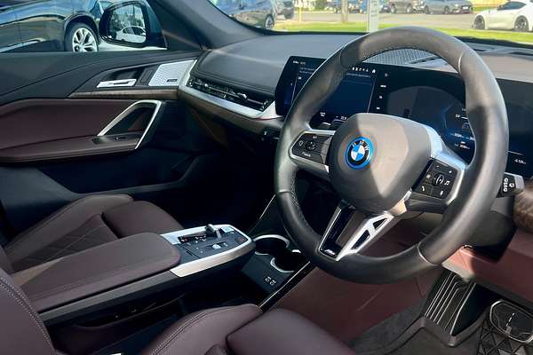 2023 BMW iX1 xDrive30 M Sport U11