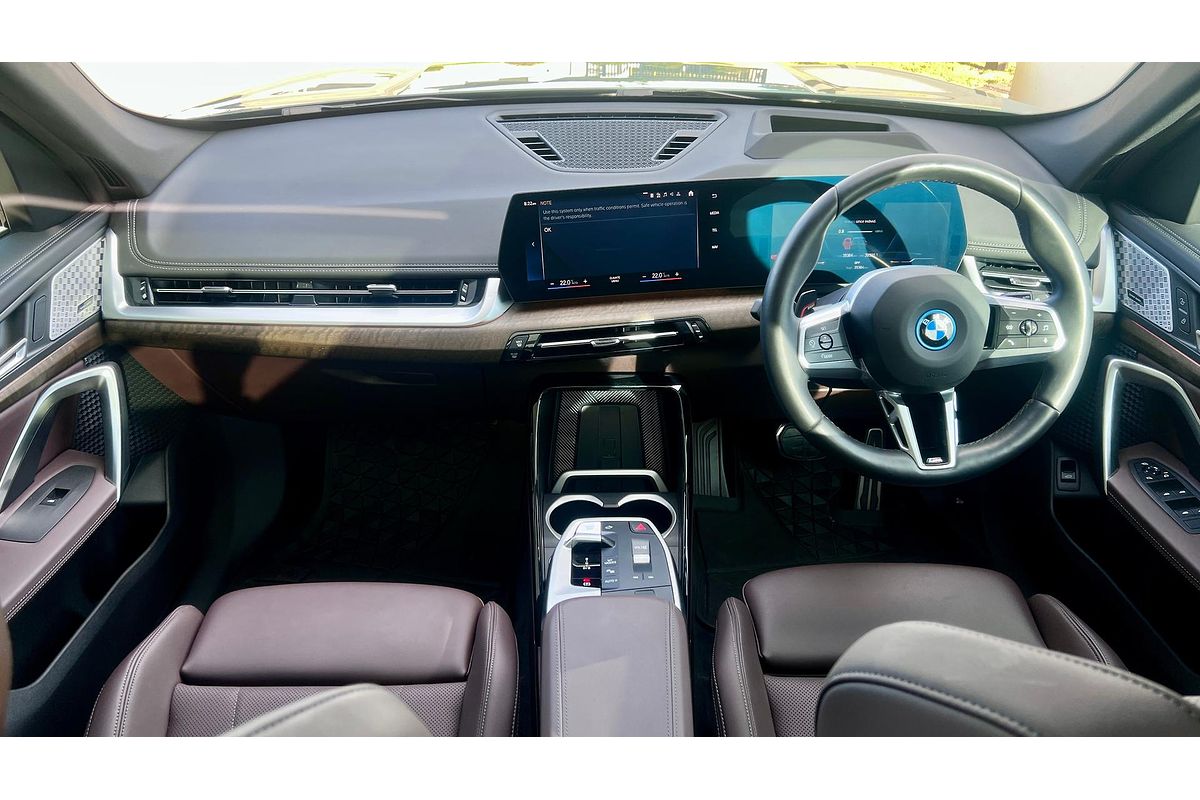 2023 BMW iX1 xDrive30 M Sport U11