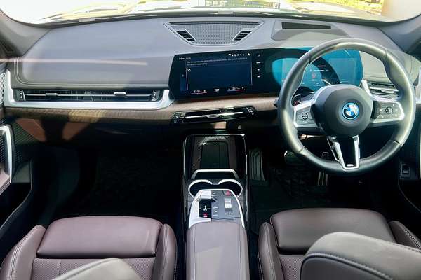 2023 BMW iX1 xDrive30 M Sport U11