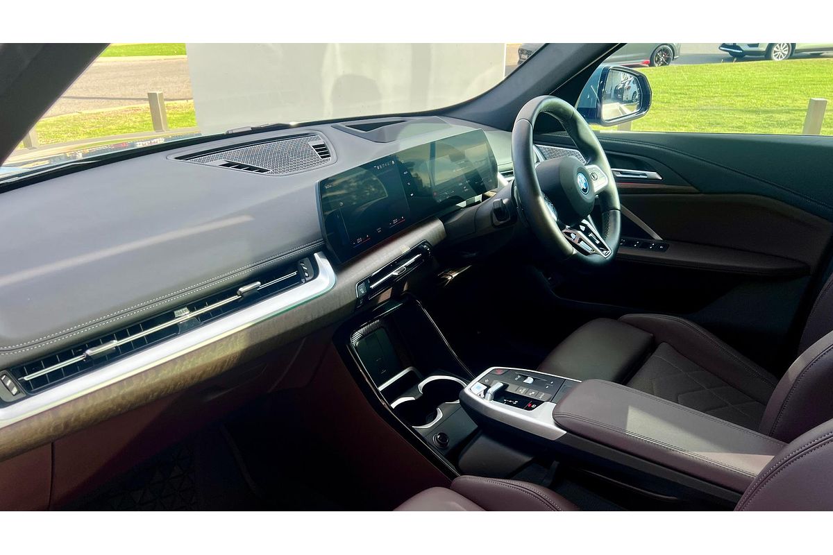 2023 BMW iX1 xDrive30 M Sport U11
