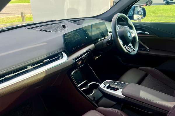 2023 BMW iX1 xDrive30 M Sport U11