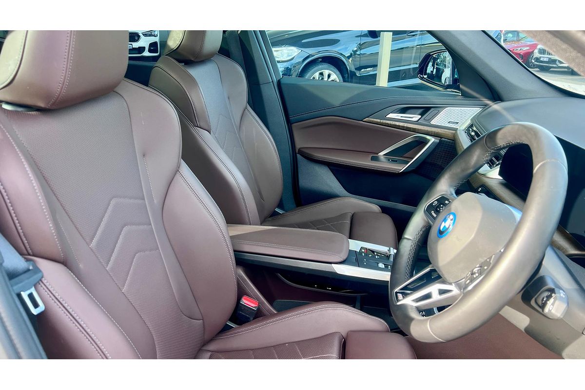 2023 BMW iX1 xDrive30 M Sport U11