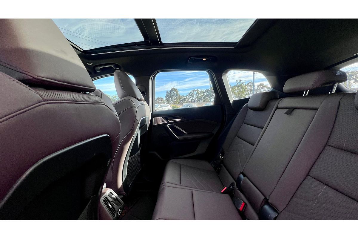 2023 BMW iX1 xDrive30 M Sport U11
