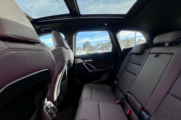 2023 BMW iX1 xDrive30 M Sport U11