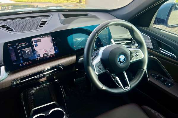 2023 BMW iX1 xDrive30 M Sport U11