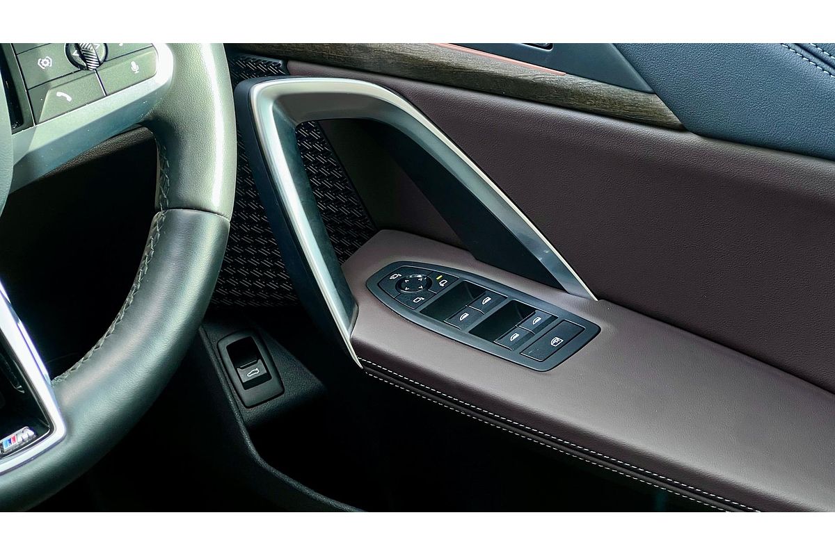 2023 BMW iX1 xDrive30 M Sport U11