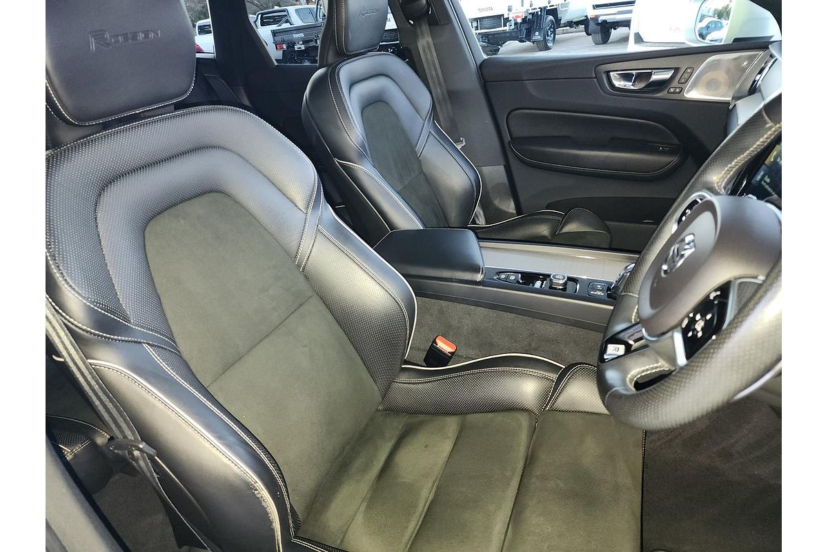 2018 Volvo XC60 T8 R-Design