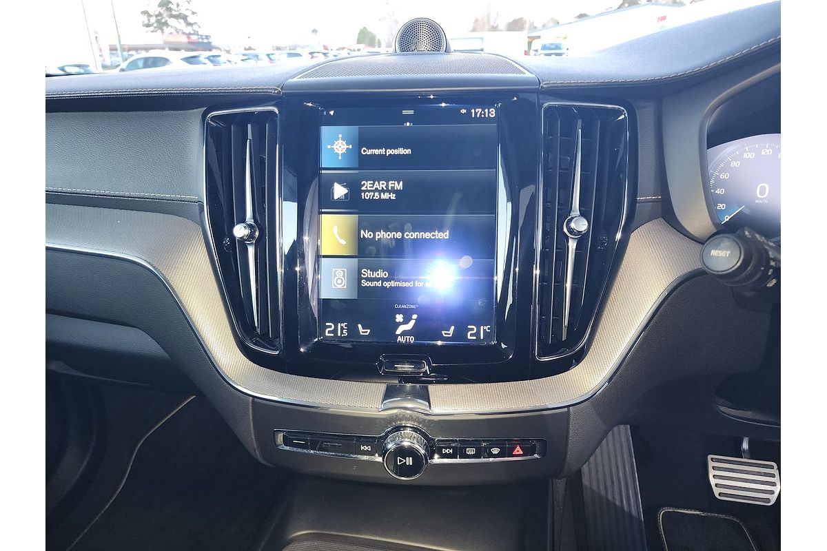 2018 Volvo XC60 T8 R-Design