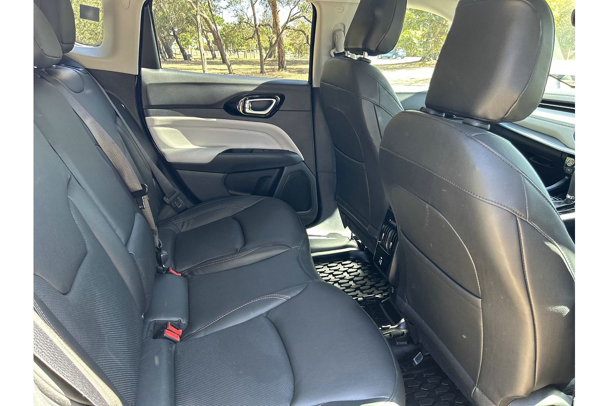 2023 Jeep Compass Limited M6