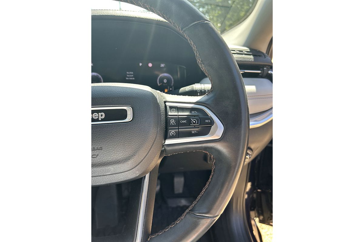 2023 Jeep Compass Limited M6