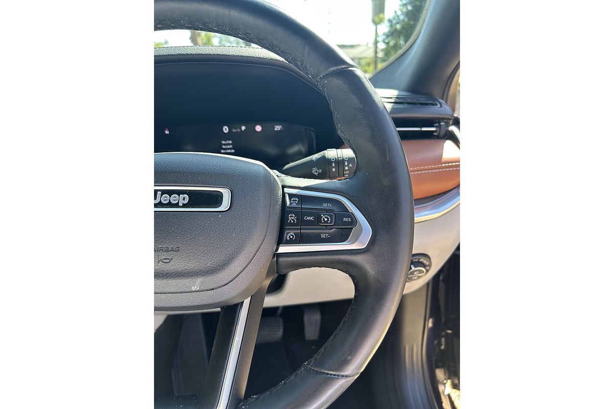 2023 Jeep Compass Limited M6