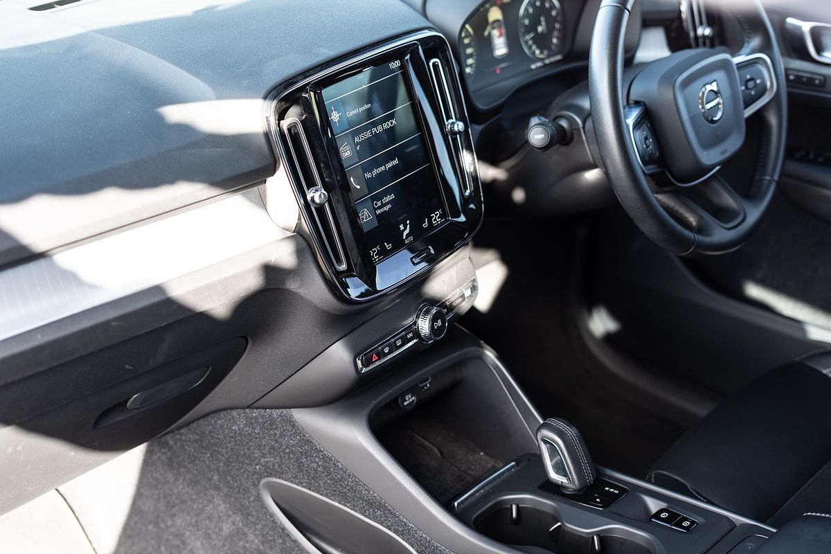 2019 Volvo XC40 T4 Momentum