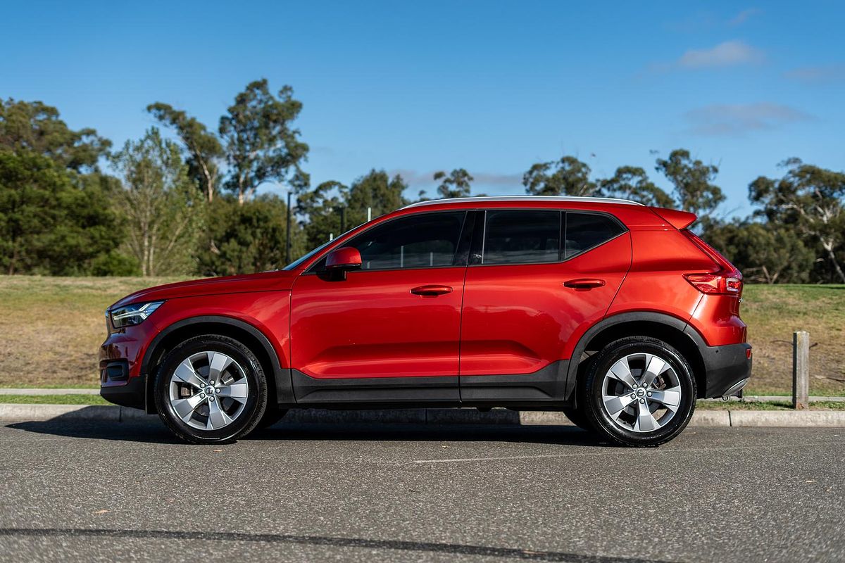 2019 Volvo XC40 T4 Momentum