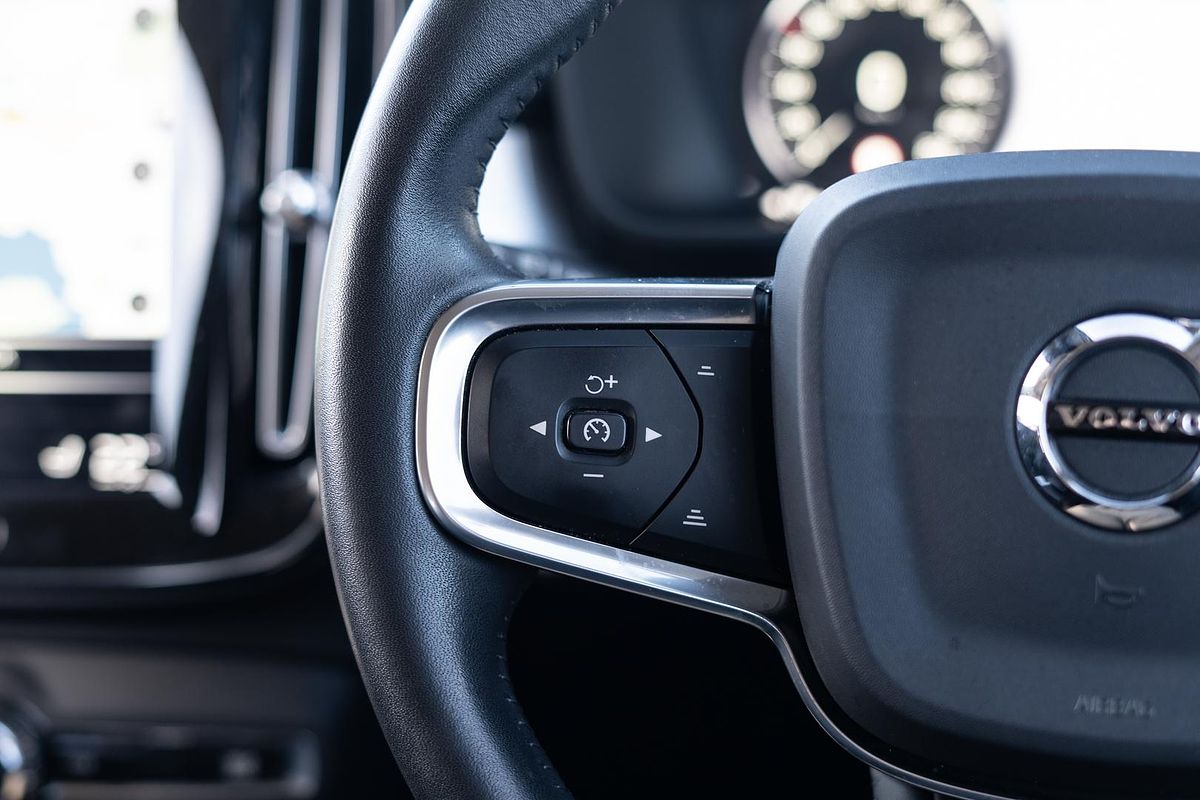2019 Volvo XC40 T4 Momentum