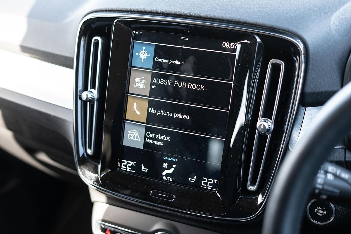 2019 Volvo XC40 T4 Momentum