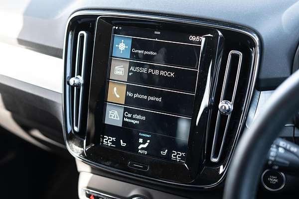 2019 Volvo XC40 T4 Momentum