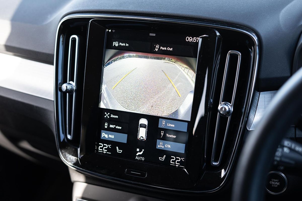2019 Volvo XC40 T4 Momentum