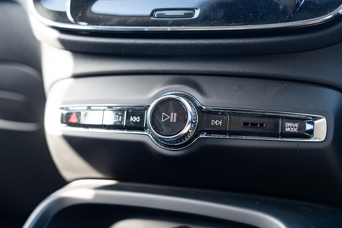 2019 Volvo XC40 T4 Momentum