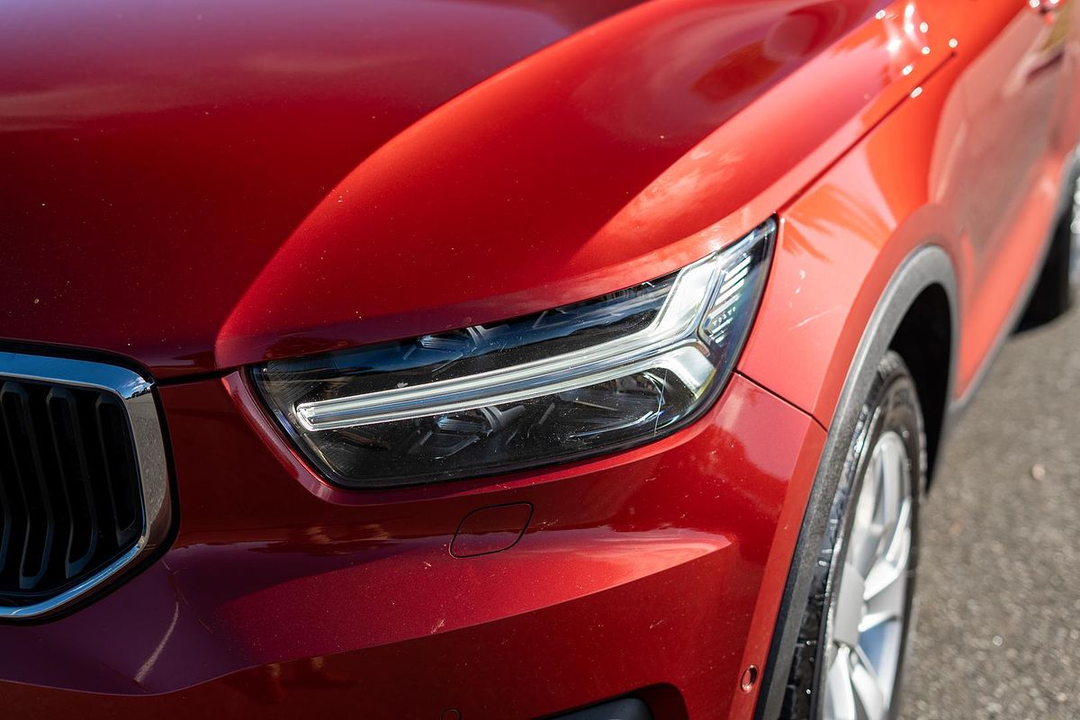 2019 Volvo XC40 T4 Momentum