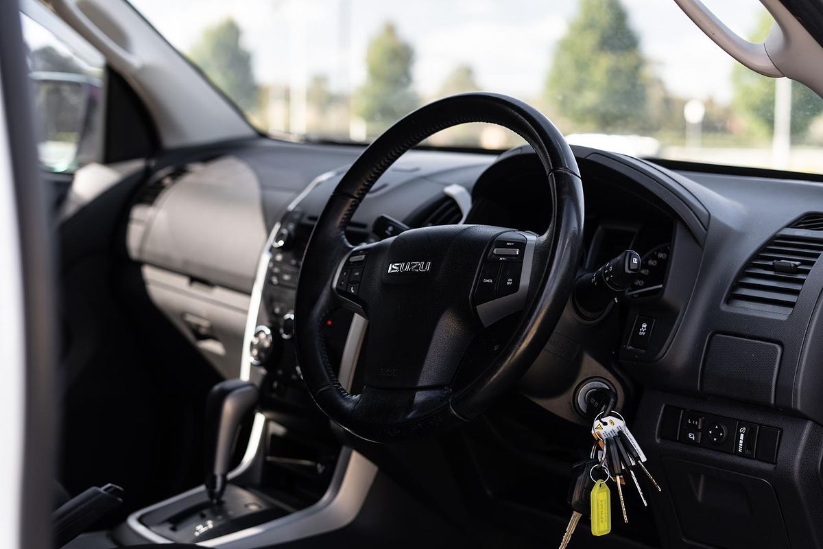2013 Isuzu D-MAX LS High Ride Rear Wheel Drive