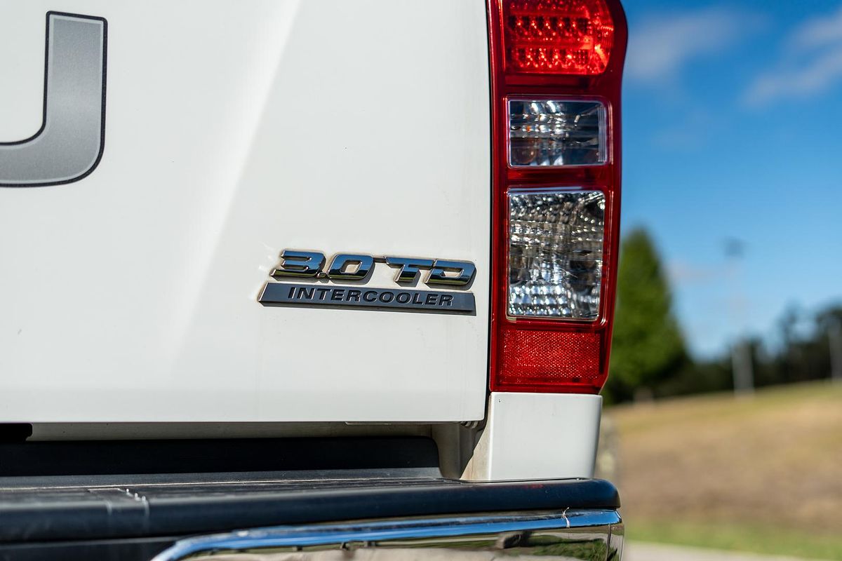 2013 Isuzu D-MAX LS High Ride Rear Wheel Drive