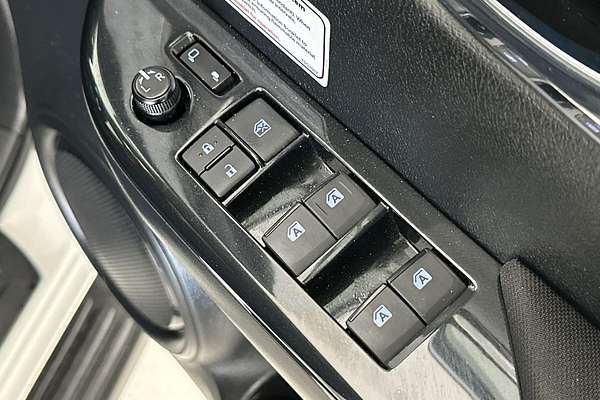 2021 Toyota Hilux SR5 GUN126R 4X4