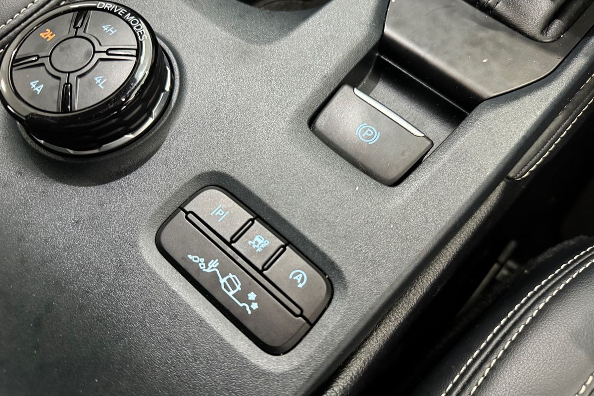 2023 Ford Everest Platinum