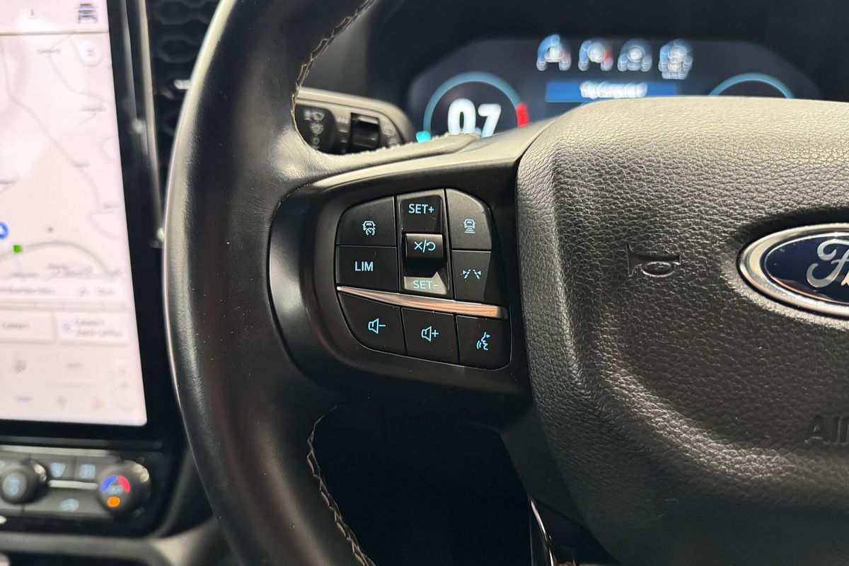2023 Ford Everest Platinum