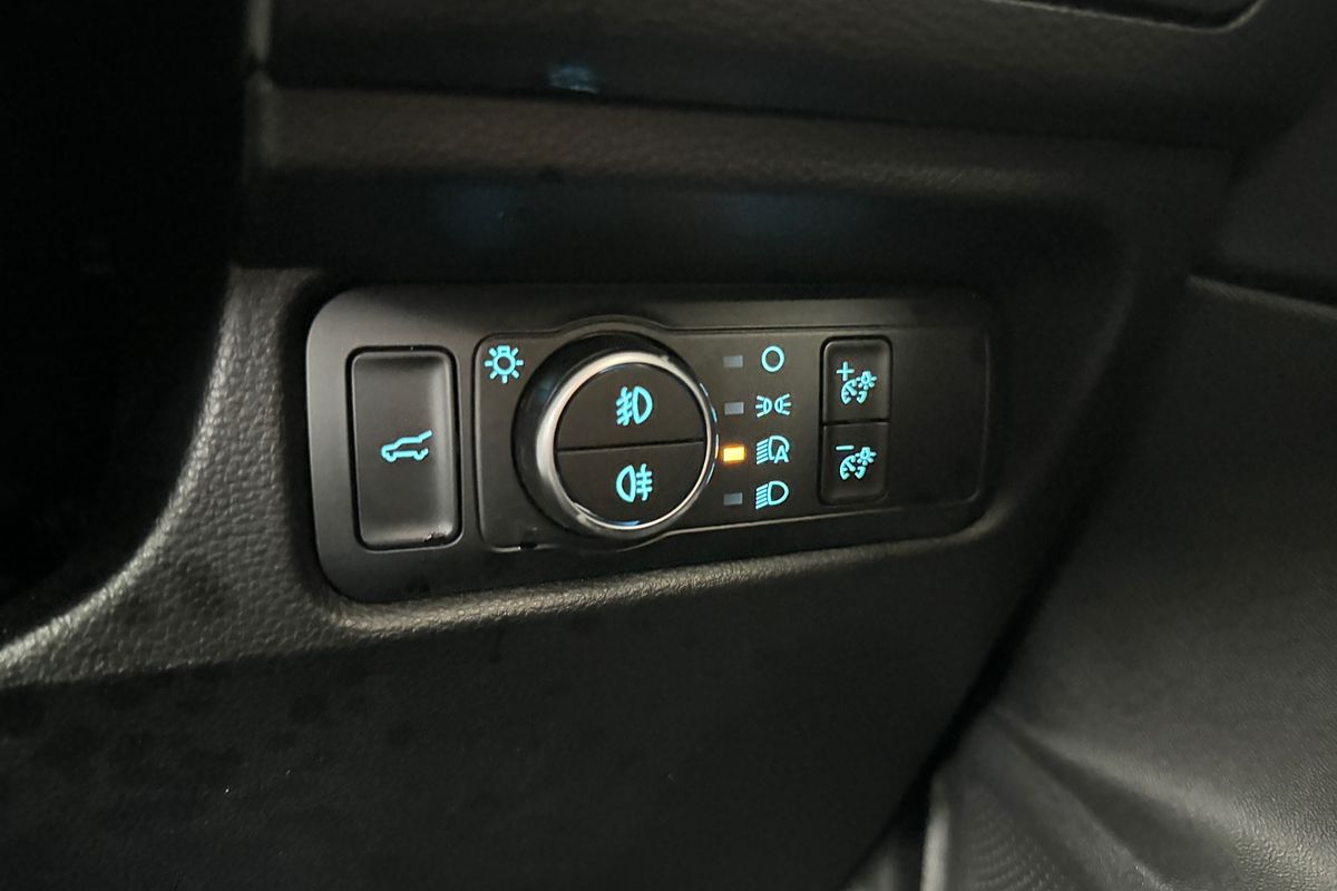 2023 Ford Everest Platinum