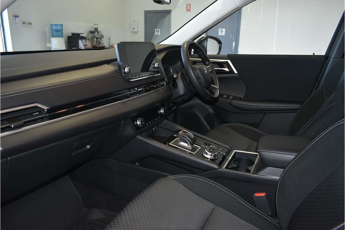 2022 Mitsubishi Outlander LS ZM