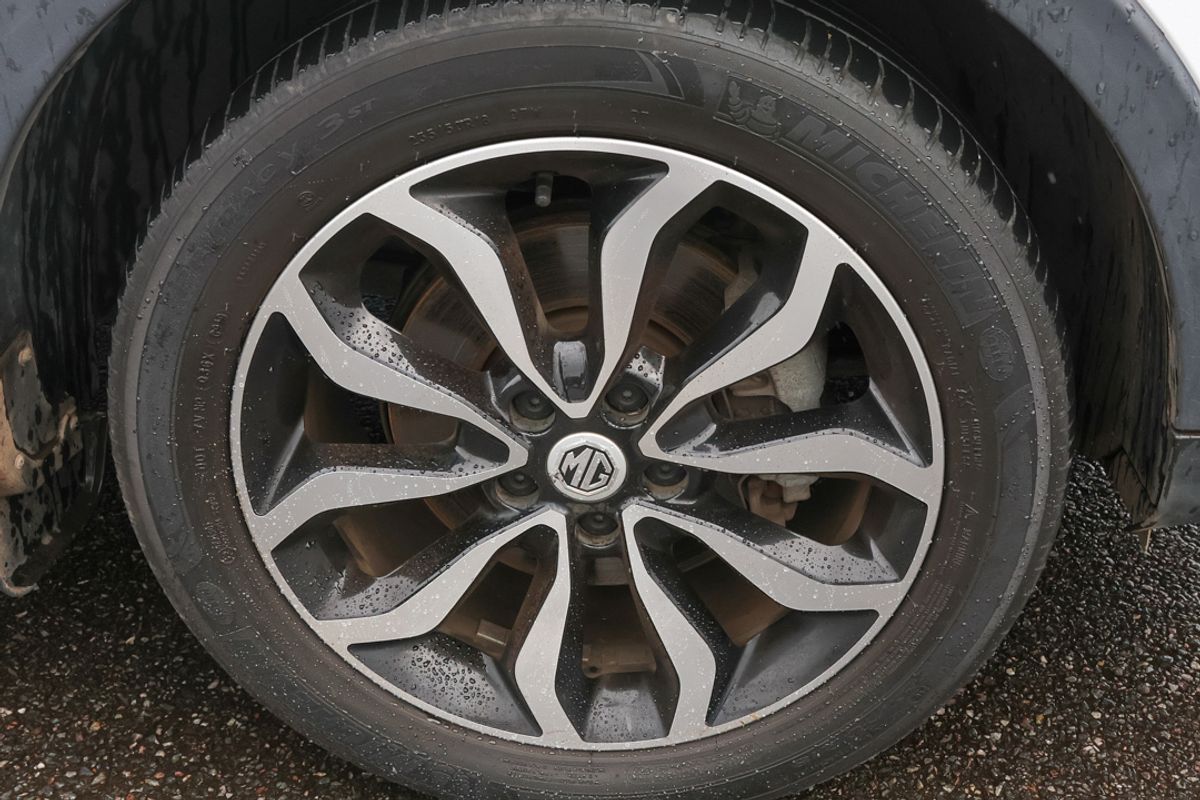 2019 MG GS Essence X SAS2