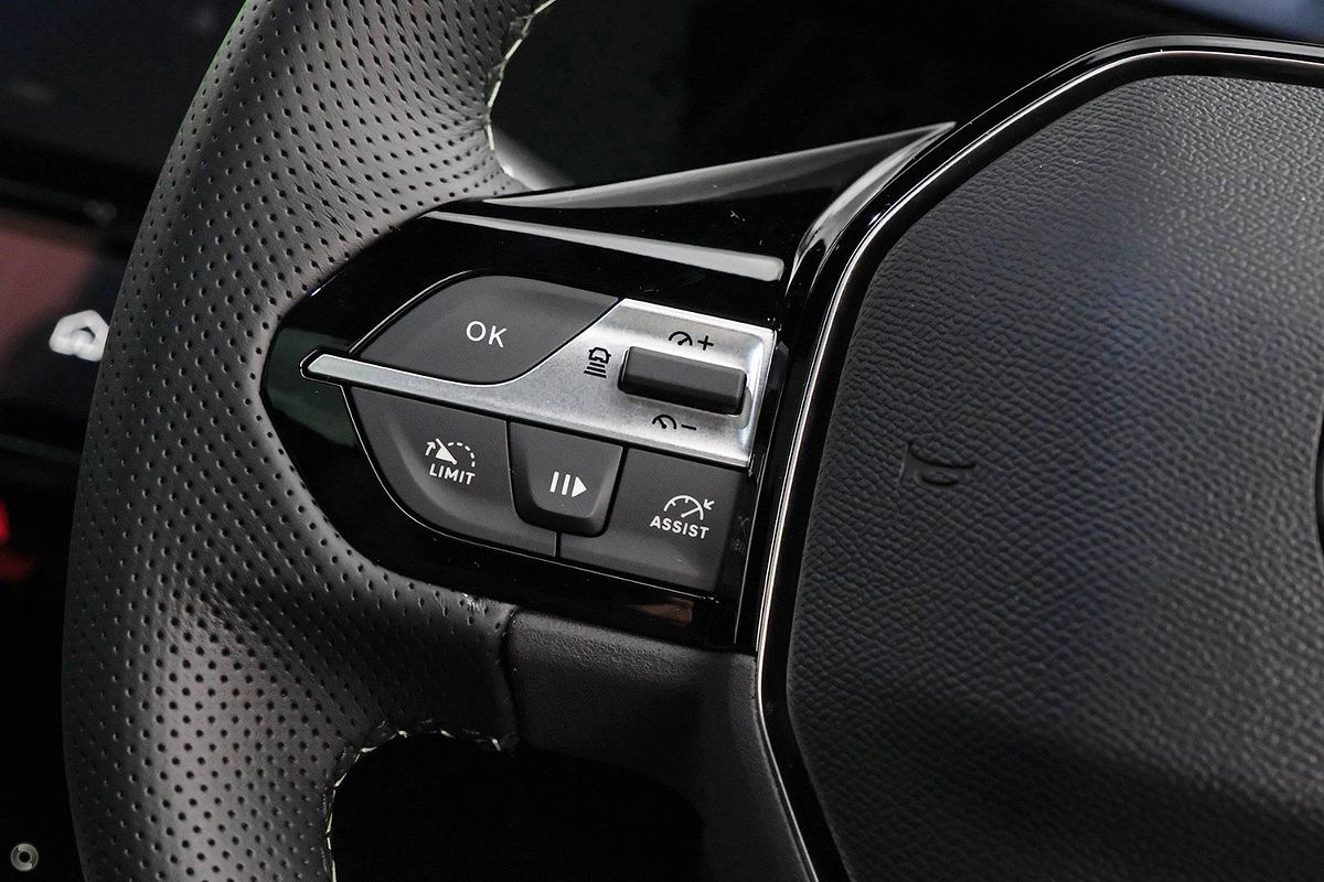 2025 Peugeot 408 GT Premium Hybrid P54