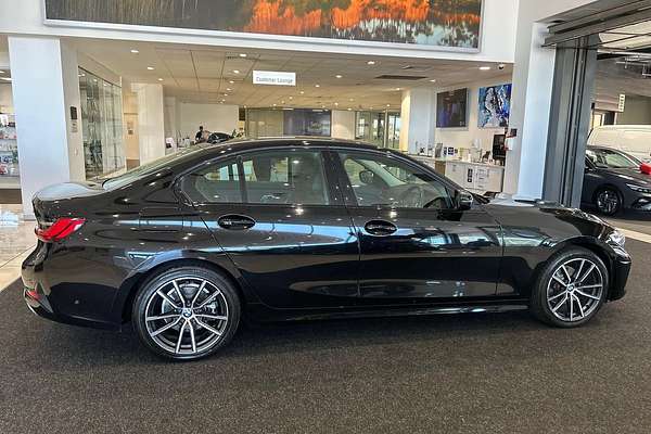 2022 BMW 3 Series 320i Sport Collection G20