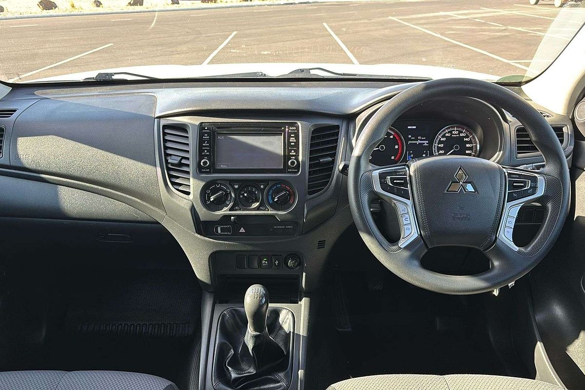 2019 Mitsubishi Triton GLX MR 4X4