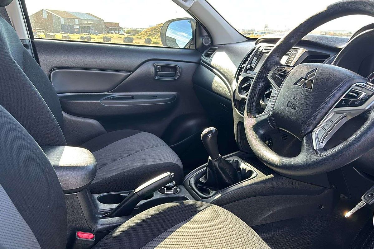 2019 Mitsubishi Triton GLX MR 4X4