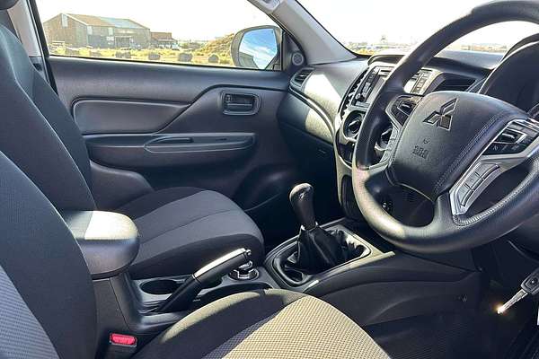 2019 Mitsubishi Triton GLX MR 4X4