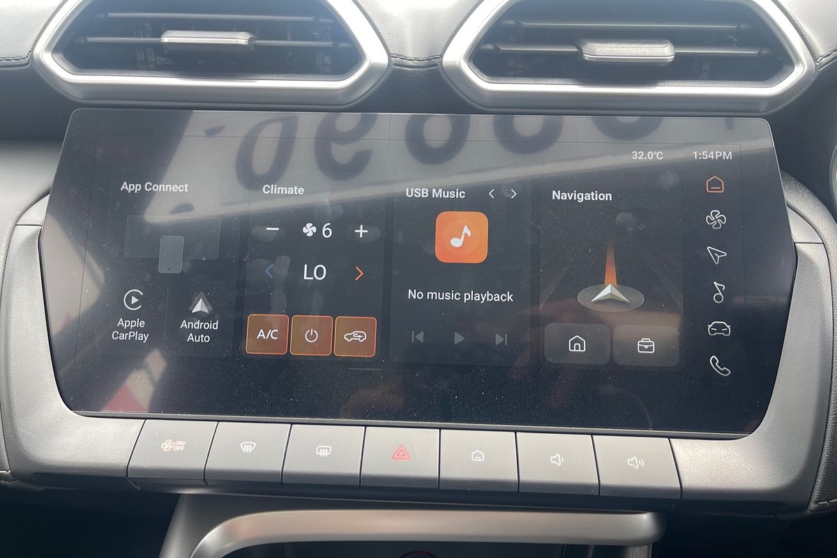 2025 MG ZS