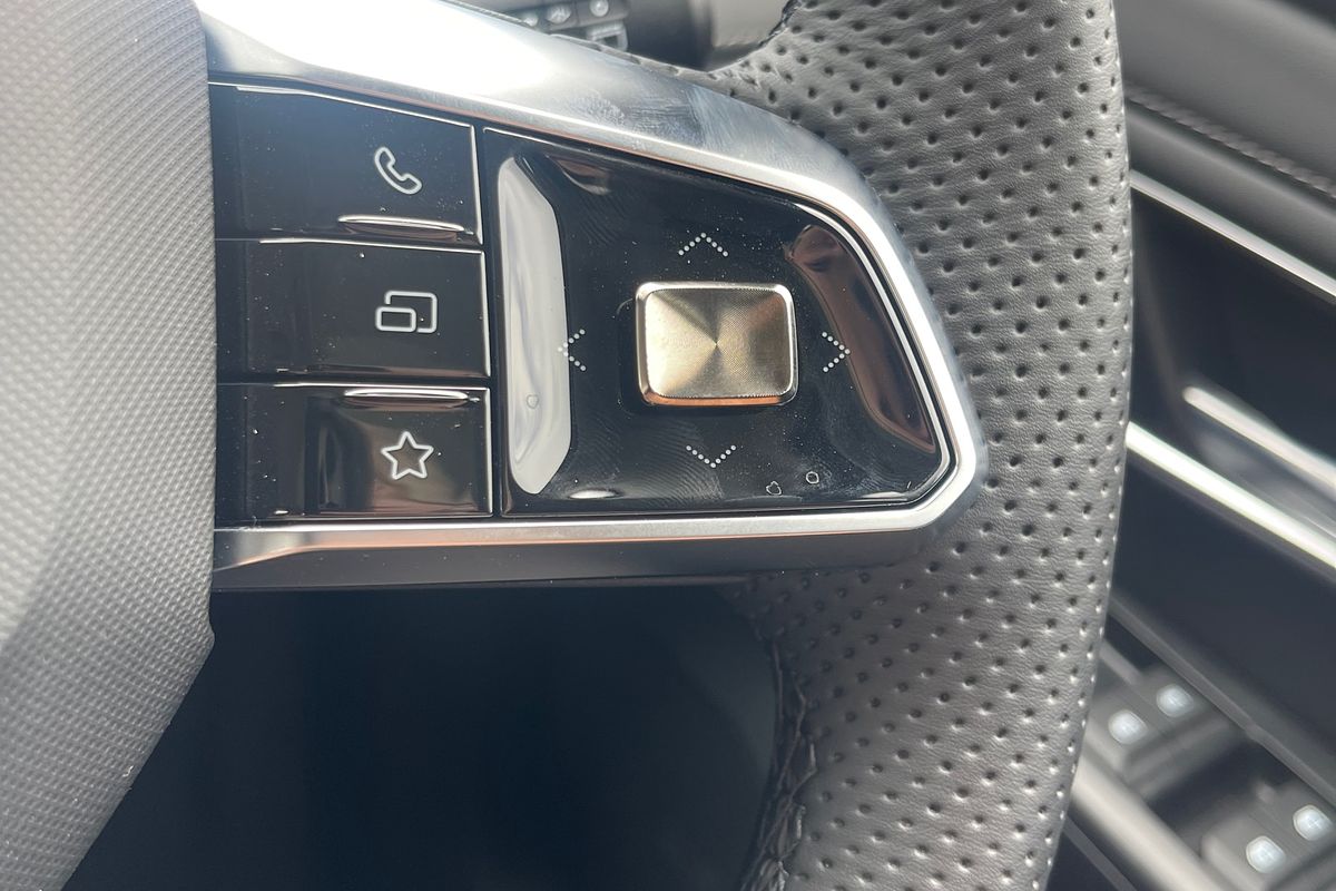 2025 MG ZS