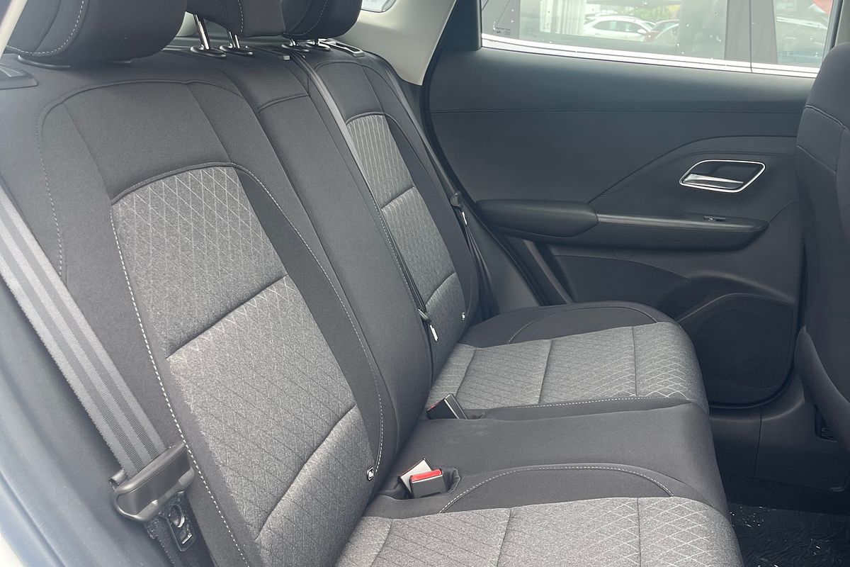 2025 MG ZS