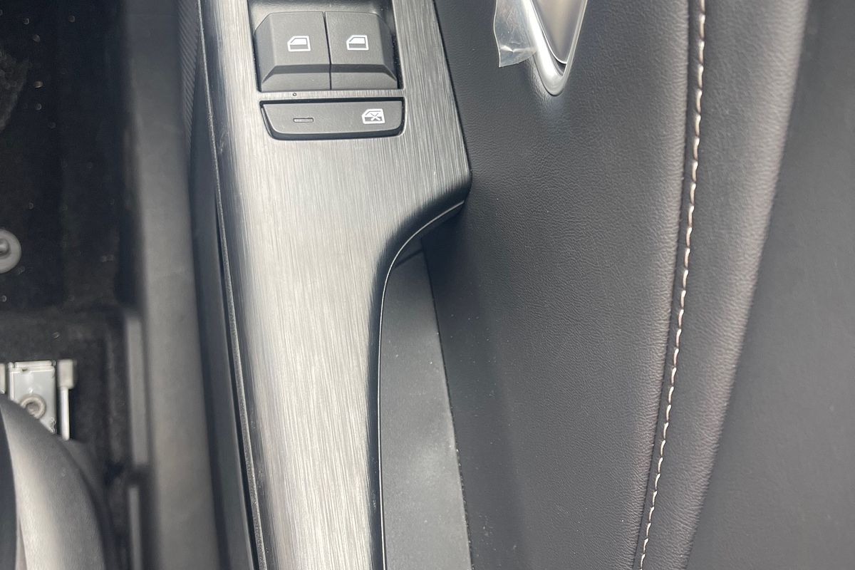 2025 MG ZS