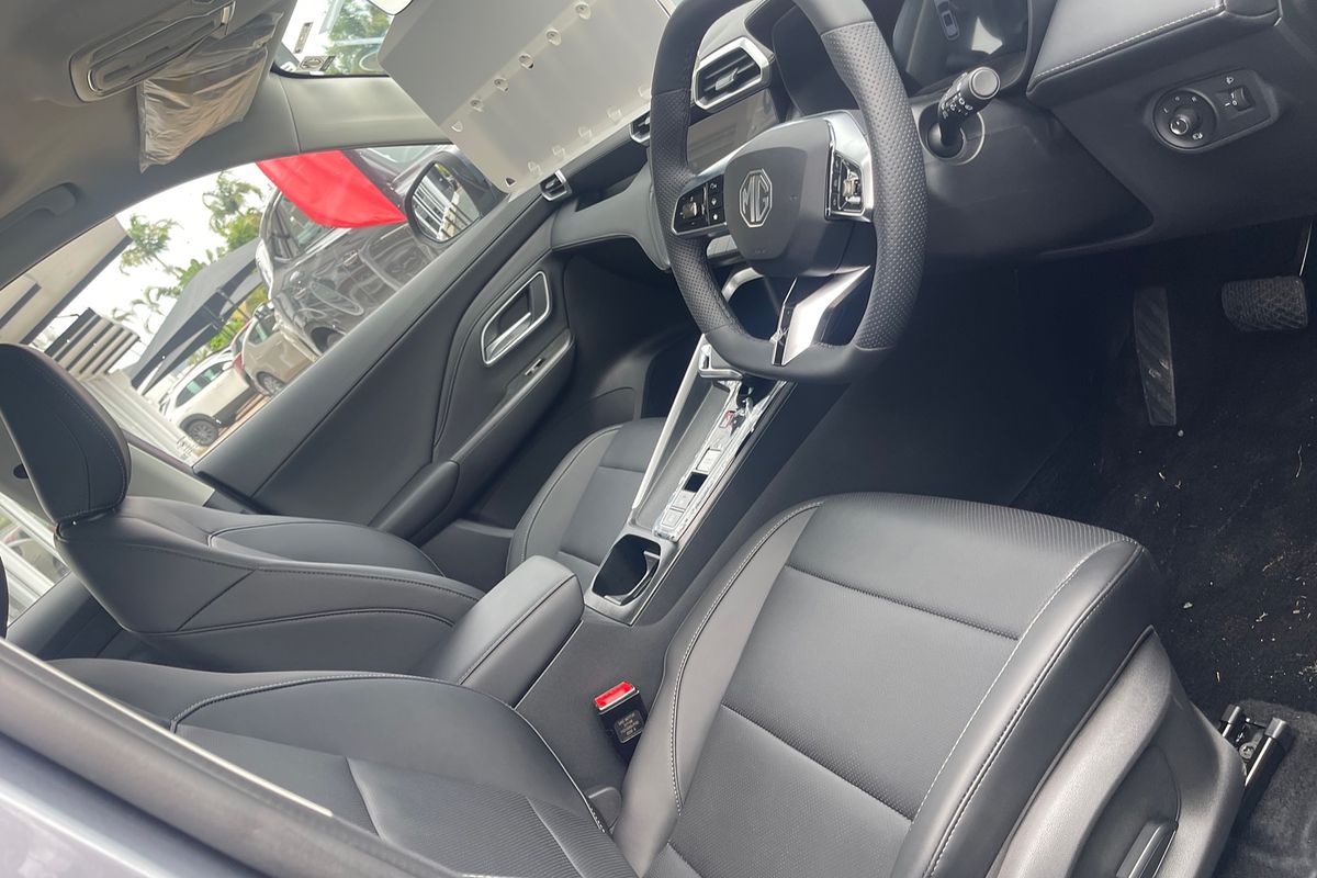 2025 MG ZS
