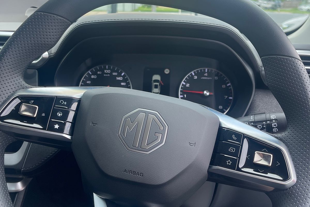 2025 MG ZS