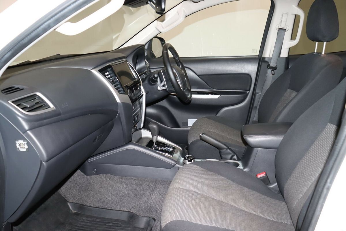2023 Mitsubishi Triton GLS MR 4X4