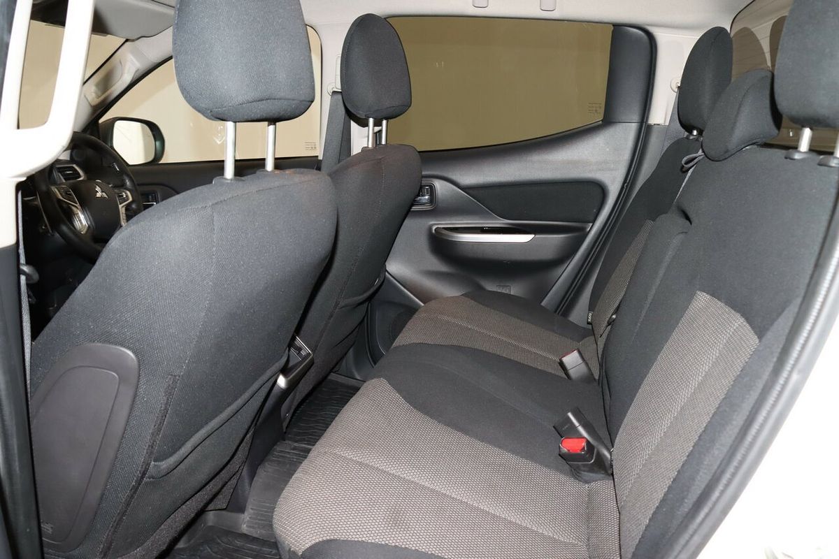 2023 Mitsubishi Triton GLS MR 4X4