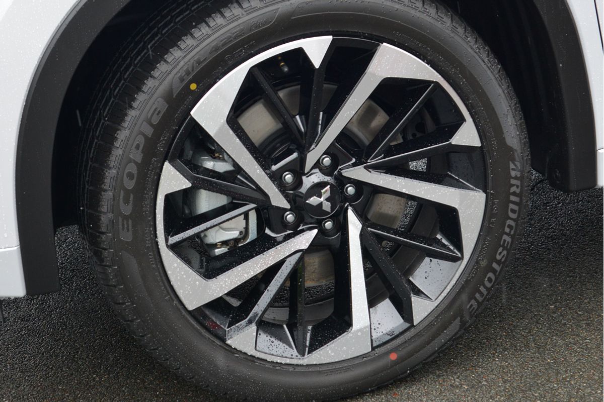 2024 Mitsubishi Outlander PHEV Exceed Tourer ZM