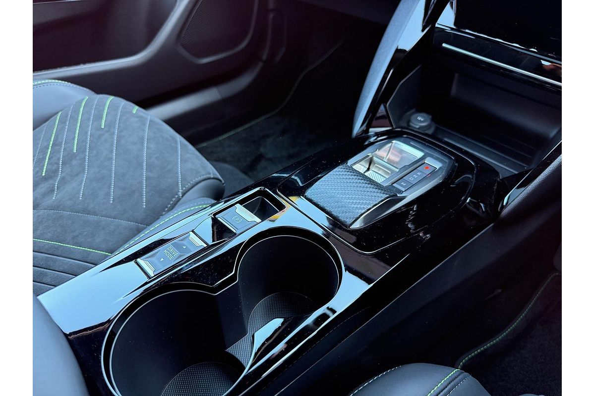 2025 Peugeot 2008 GT Hybrid P24